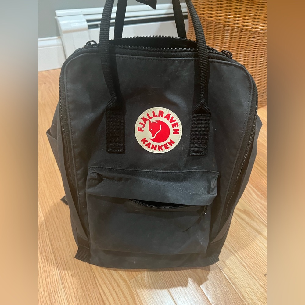 Black backpack. Excellent condition. Used 4 times.